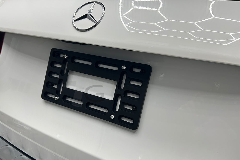 UNIVERSAL CANADA/USA LICENSE PLATE HOLDER